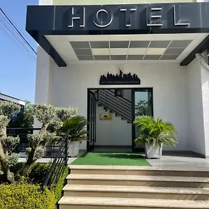 https://lounge-bar-hotel-new-york.hotels-in-tirana.com