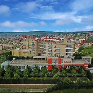 https://dora-residence-tirana.hotels-in-tirana.com