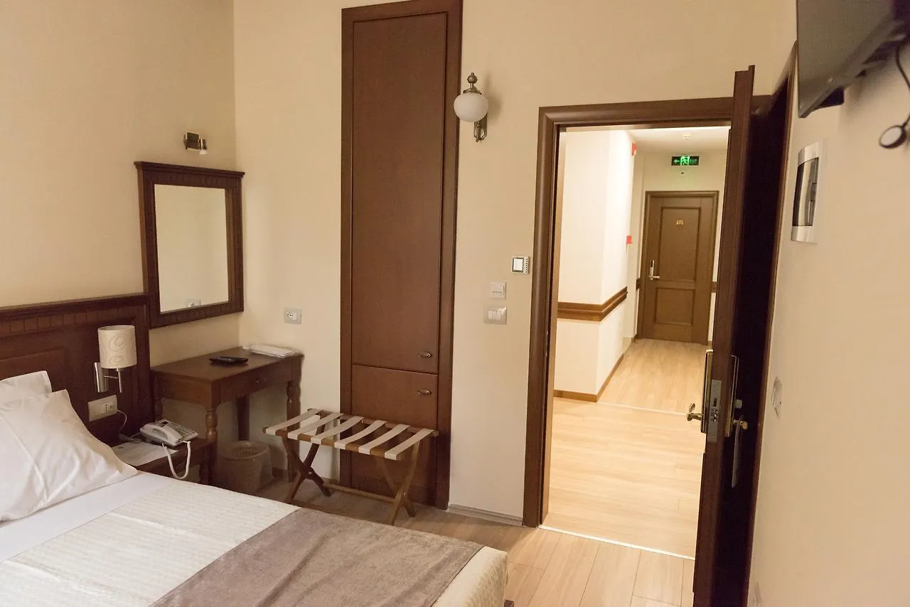 Hotel Argjiro Gjirokaster 4*,