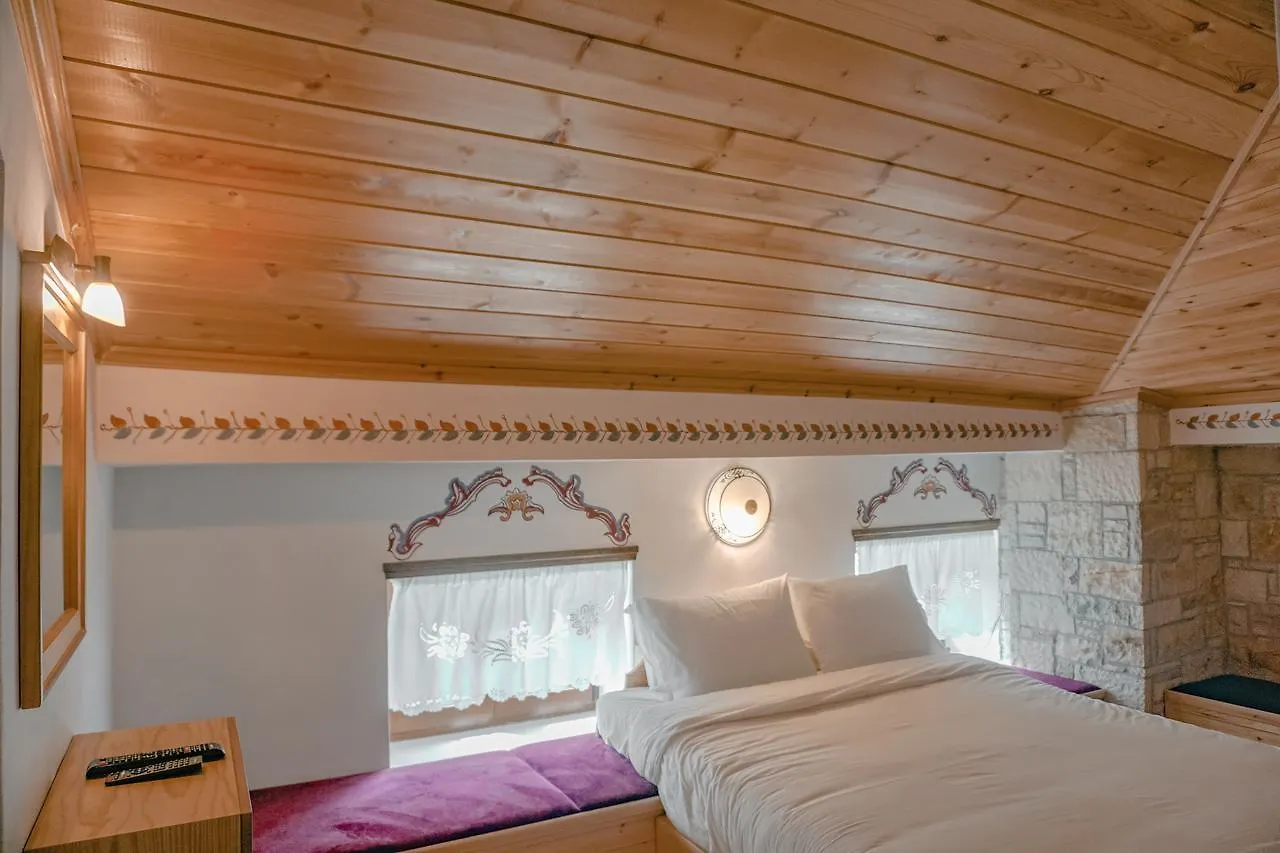 Hotel Argjiro Gjirokastër 4*,